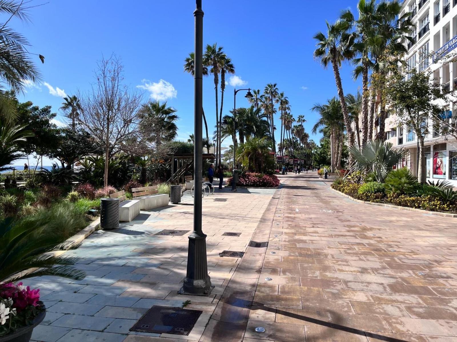 El Faro Vacaciones En Estepona Bagian luar foto