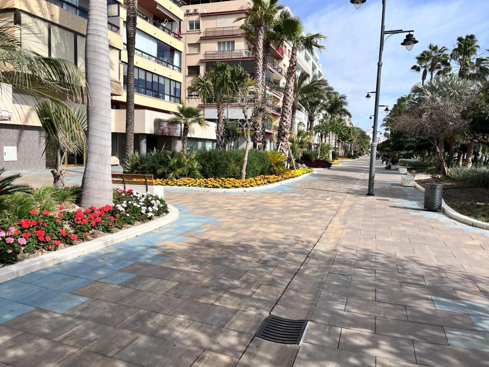 El Faro Vacaciones En Estepona Bagian luar foto