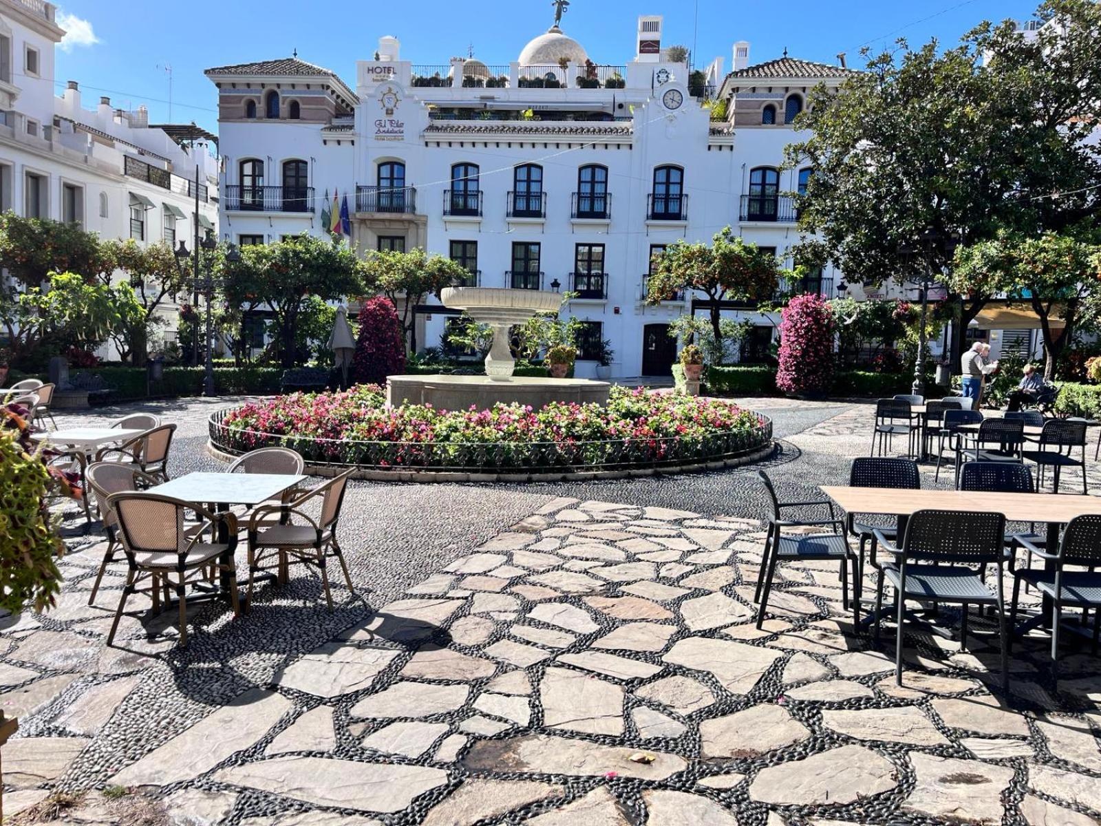 El Faro Vacaciones En Estepona Bagian luar foto