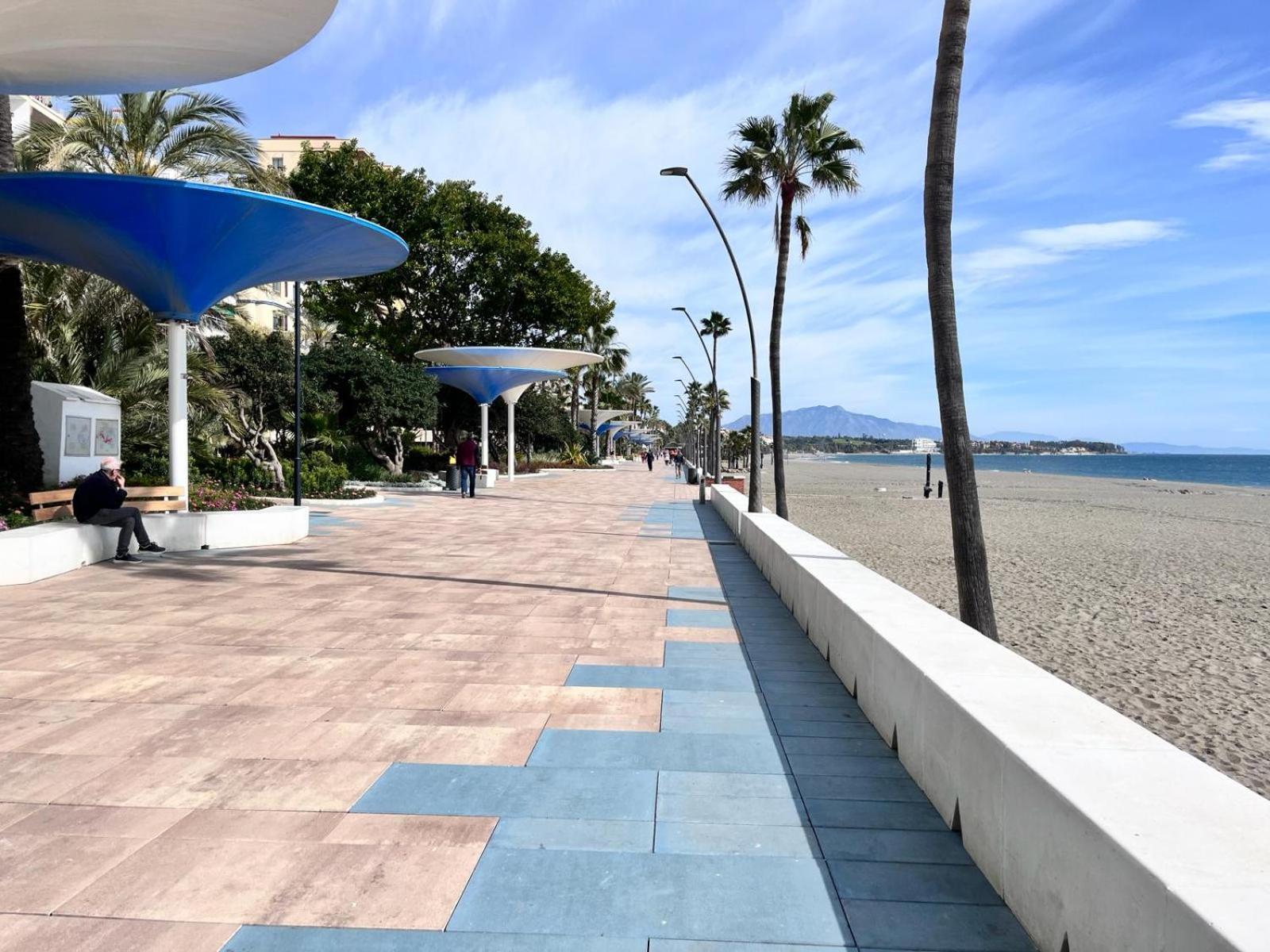 El Faro Vacaciones En Estepona Bagian luar foto