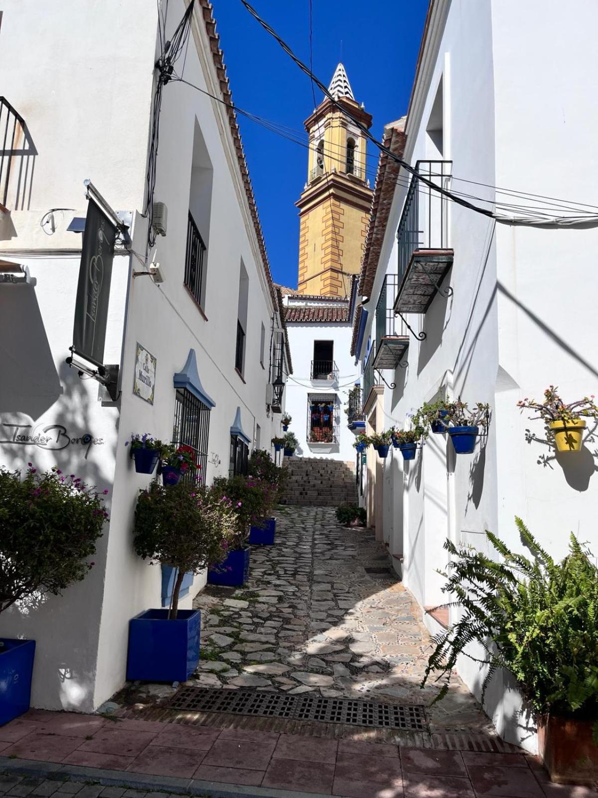 El Faro Vacaciones En Estepona Bagian luar foto