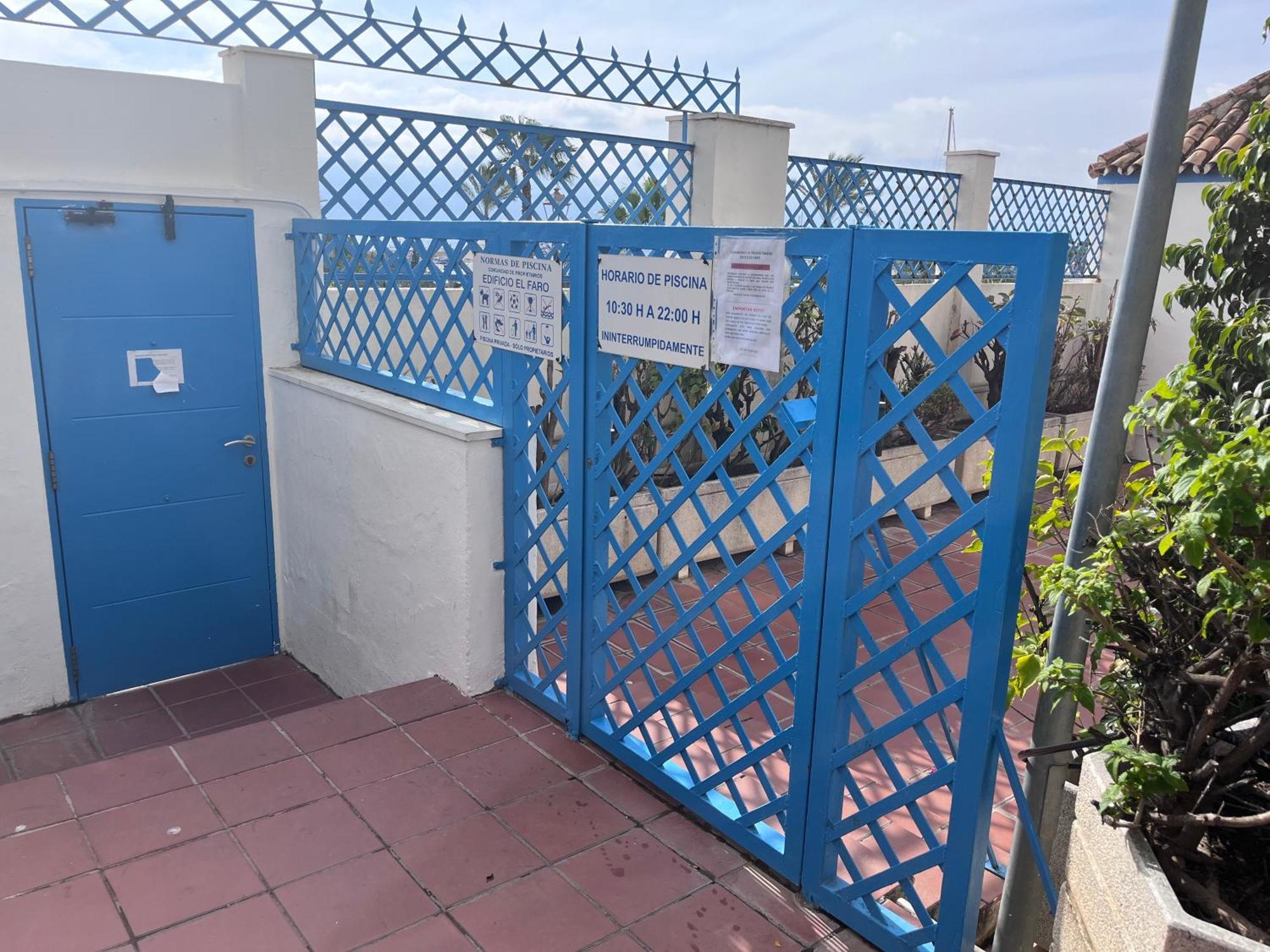 El Faro Vacaciones En Estepona Bagian luar foto